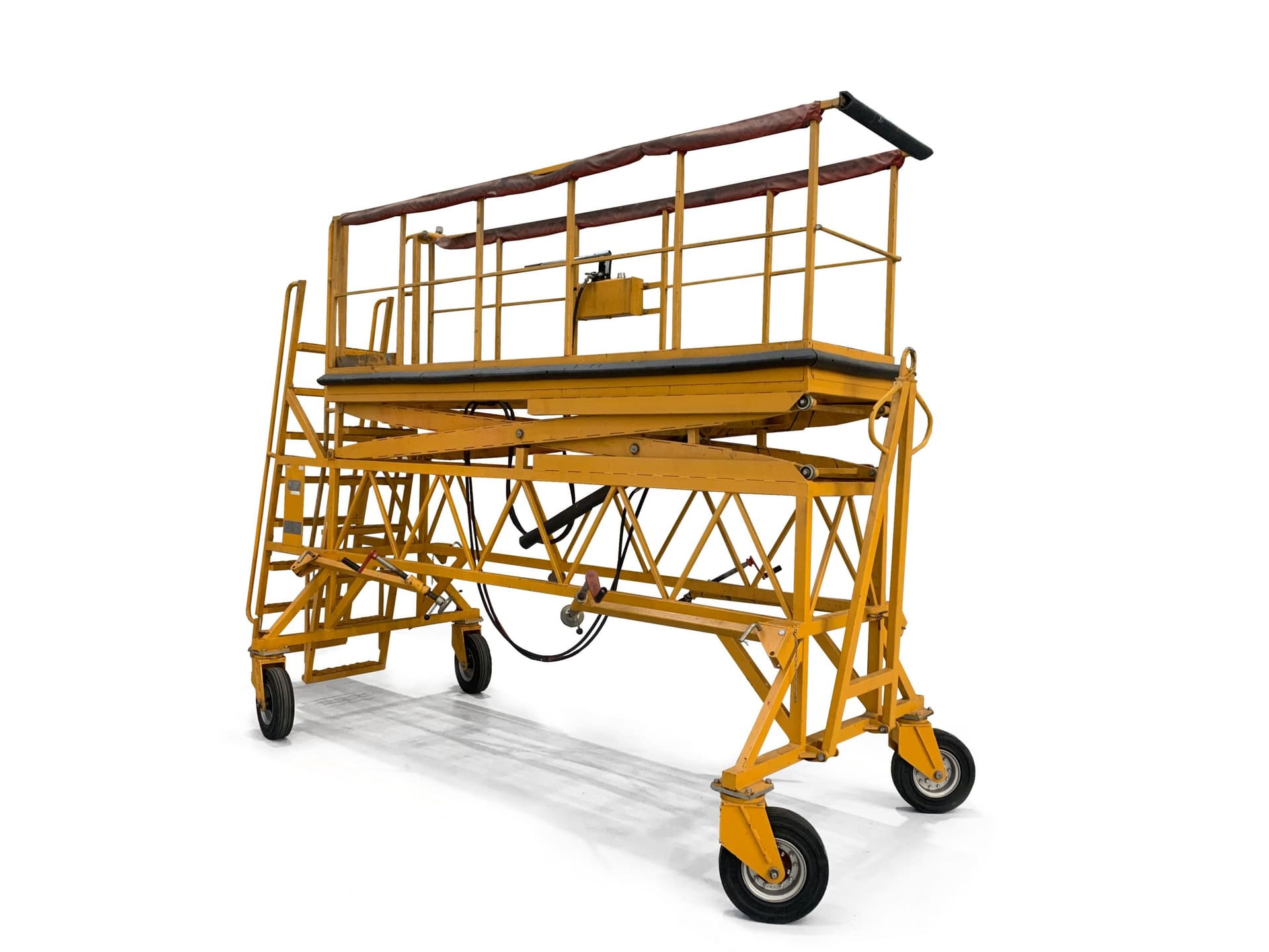 Подъемник для обслуживания самолетов