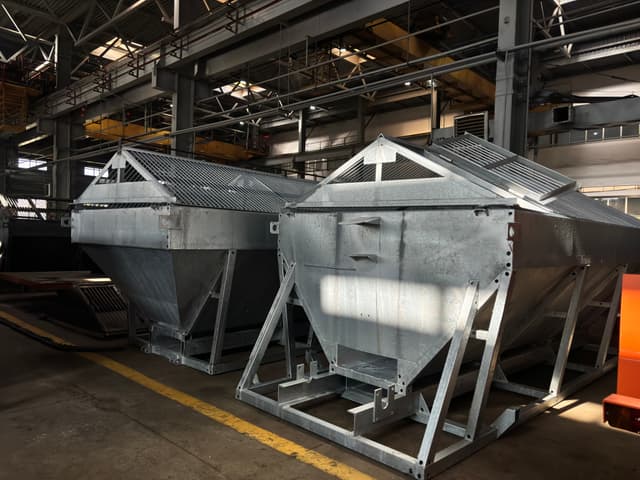 Оцинкованный бункер для пескоразбрасывателя